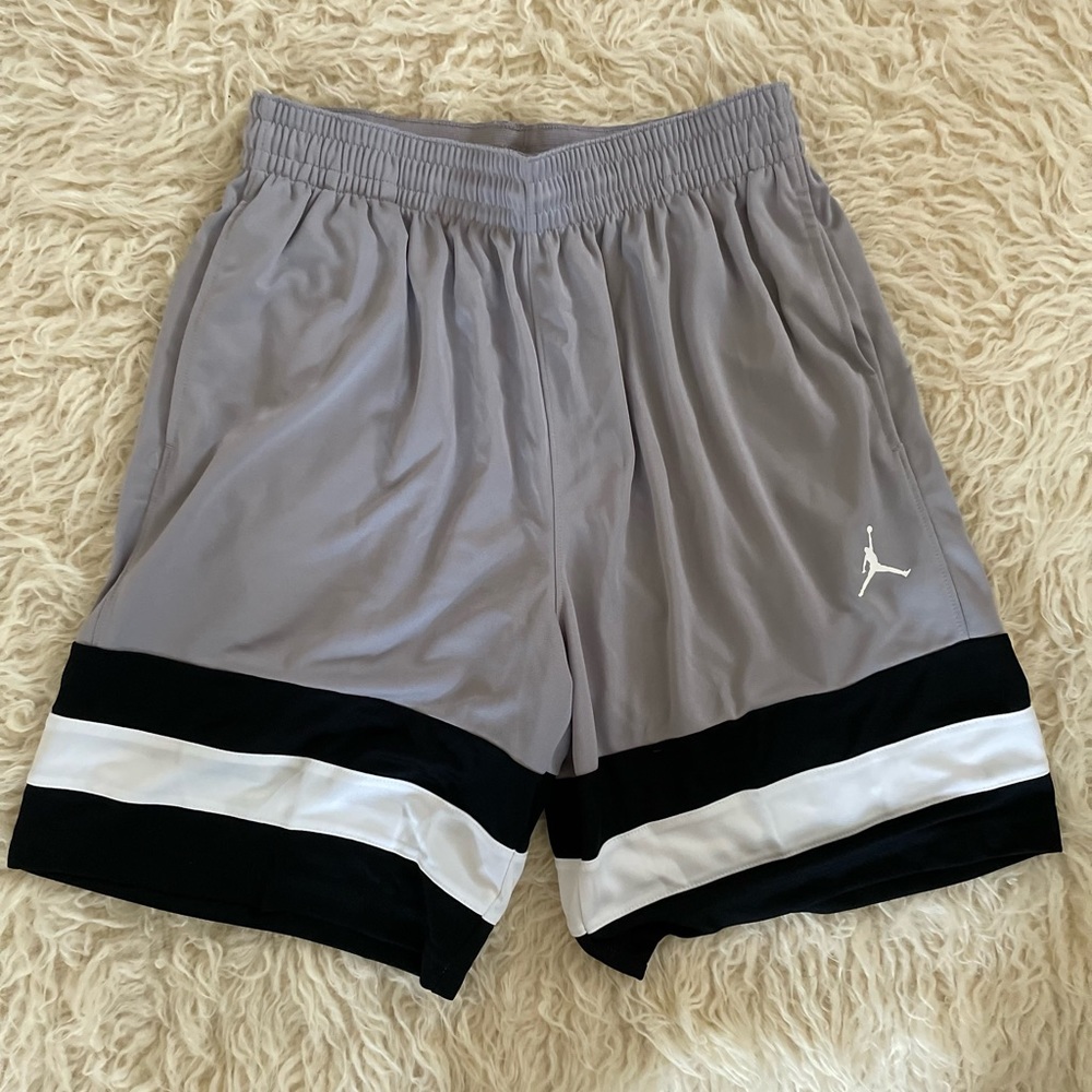 Nike Air Jordan jump man grey shorts Size L